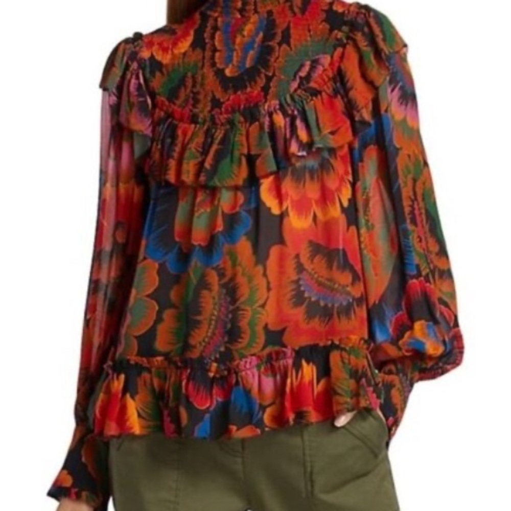 Farm Rio Women's Floral smocked Neck Blouse in Multi color Brand New no tags LG